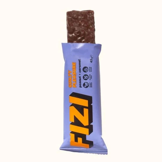 Riegel mit Schokoladenüberzug Erdnuss + Karamell 45 g – FIZI