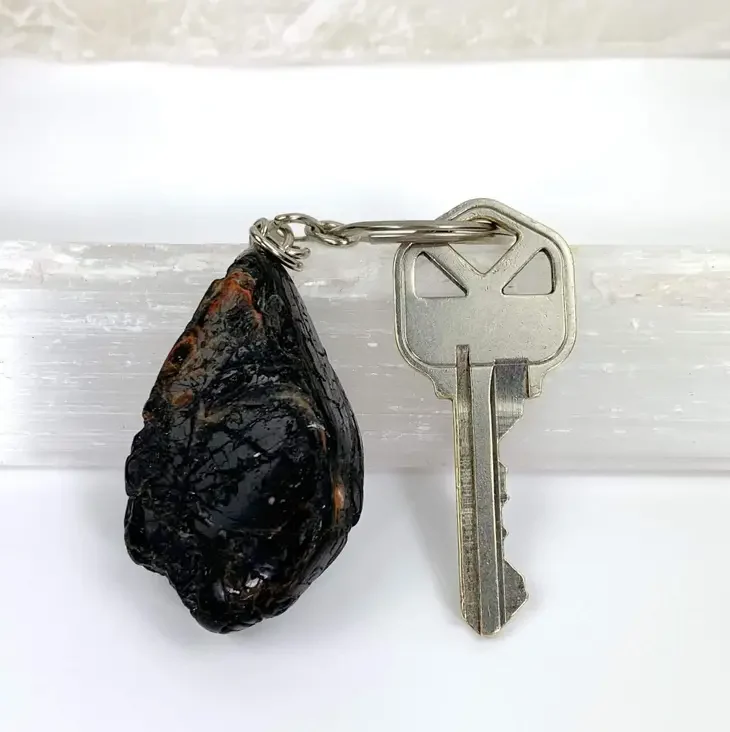 Nyckelring slipad turmalin-hematit